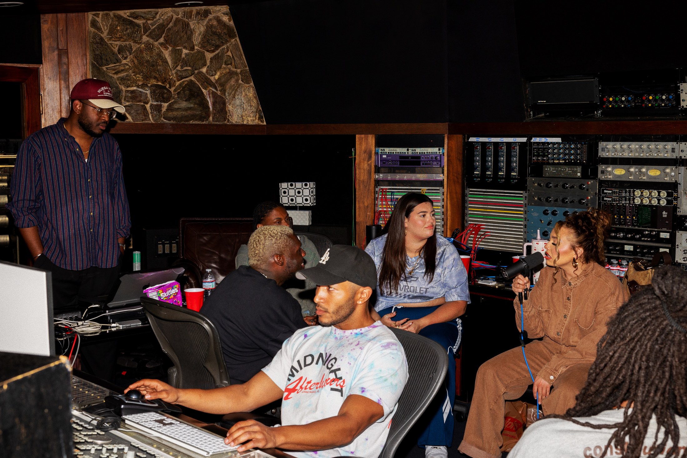 Artists and collaborators sharing a BLANC SESSIONS studio gathering